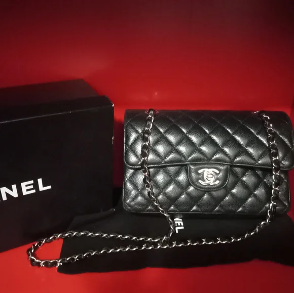 Authentic chanel bag - Picture 2 of 16
